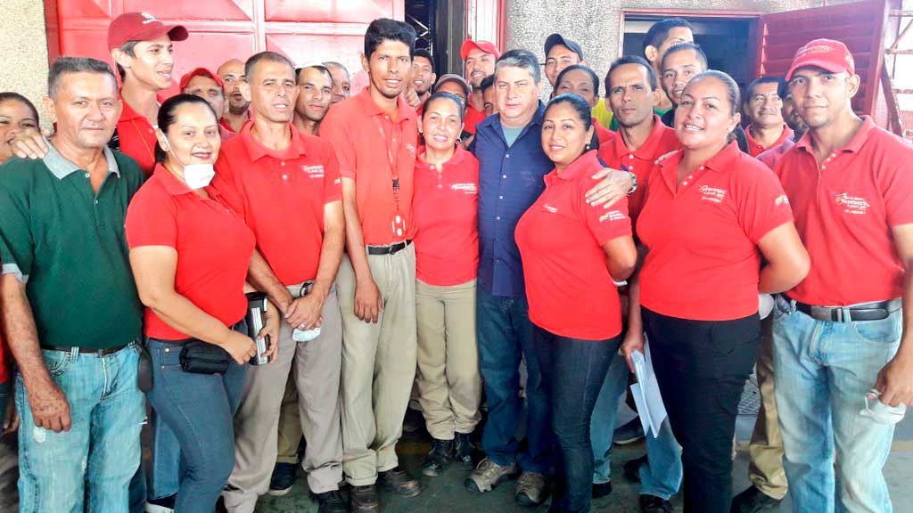 El Ministro compartió con la clase trabajadora.