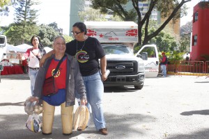 Habitantes de la parroquia el Paraíso agradecieron el esfuerzo que realiza el Gobierno Bolivariano por enfrentar la Guerra Económica a través de estas jornadas de alimentación.