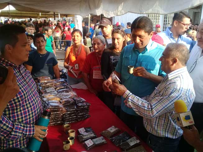 Se lanzó al mercado el nuevo café "Productores de Futuro".