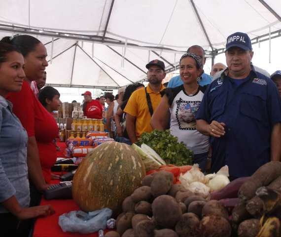 La Feria del Campo Soberano tuvo lugar en la calle Real de Sarria, parroquia El Recreo de Caracas.