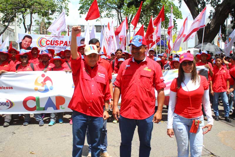 La movilización estuvo encabezada por el titular de la cartera de alimentación, Luis Medina Ramírez.