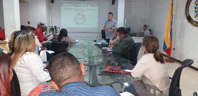 Se establecieron mesas de trabajo con estos tres equipos de regiones importantes del país.