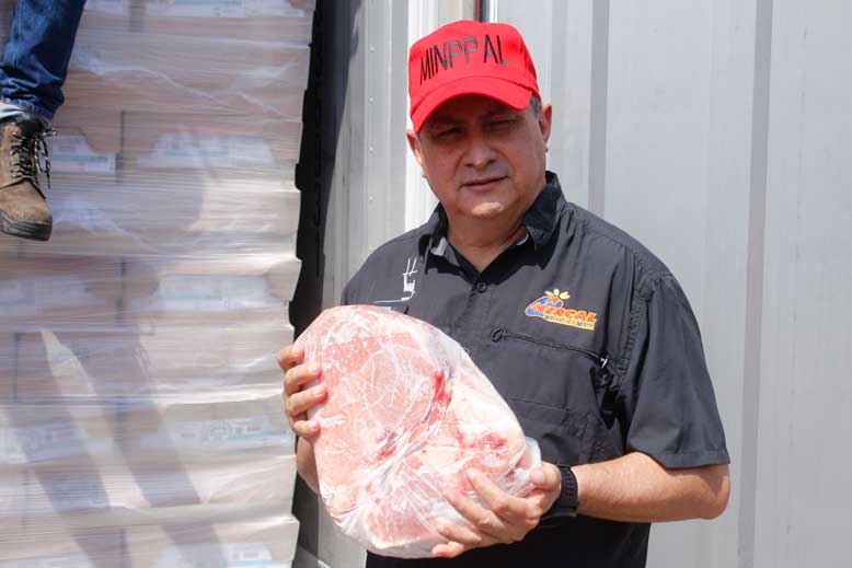 El titular de la cartera alimentaria anunció que más de 20 mil toneladas de pernil, nacional e importado, serán distribuidas a la población durante la temporada decembrina.